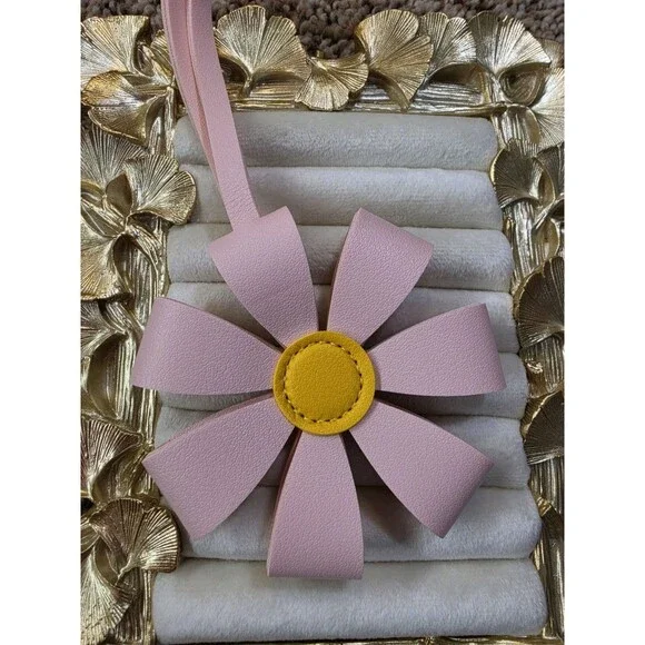 Flower Charm Accessory Pink Yellow Bow Accent Solid Pattern Women 1 Piece - Picture 2 of 2